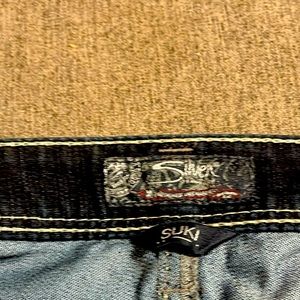 My wife’s silvers she dose not fit them selling for her